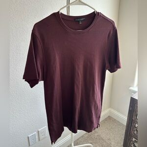 Men’s burgundy short sleeve t-shirt